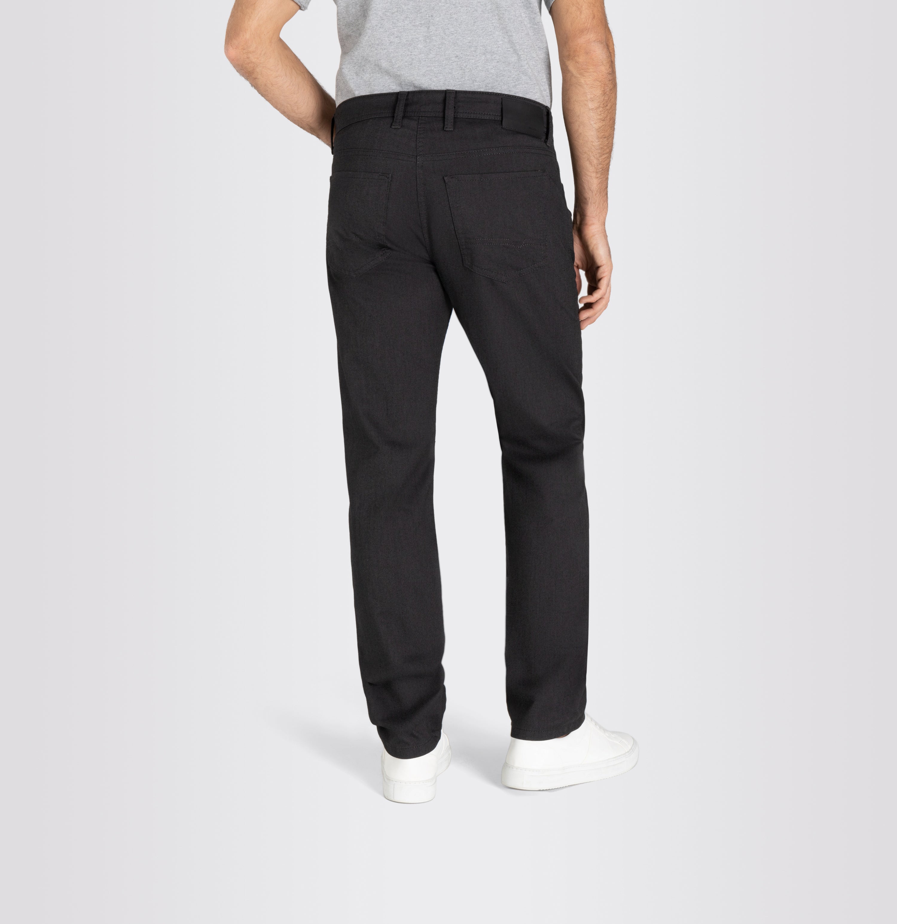 Trousers in a polyester-viscose blend suitable for the office. | S-NAME | S-FBBZ | Back view of model