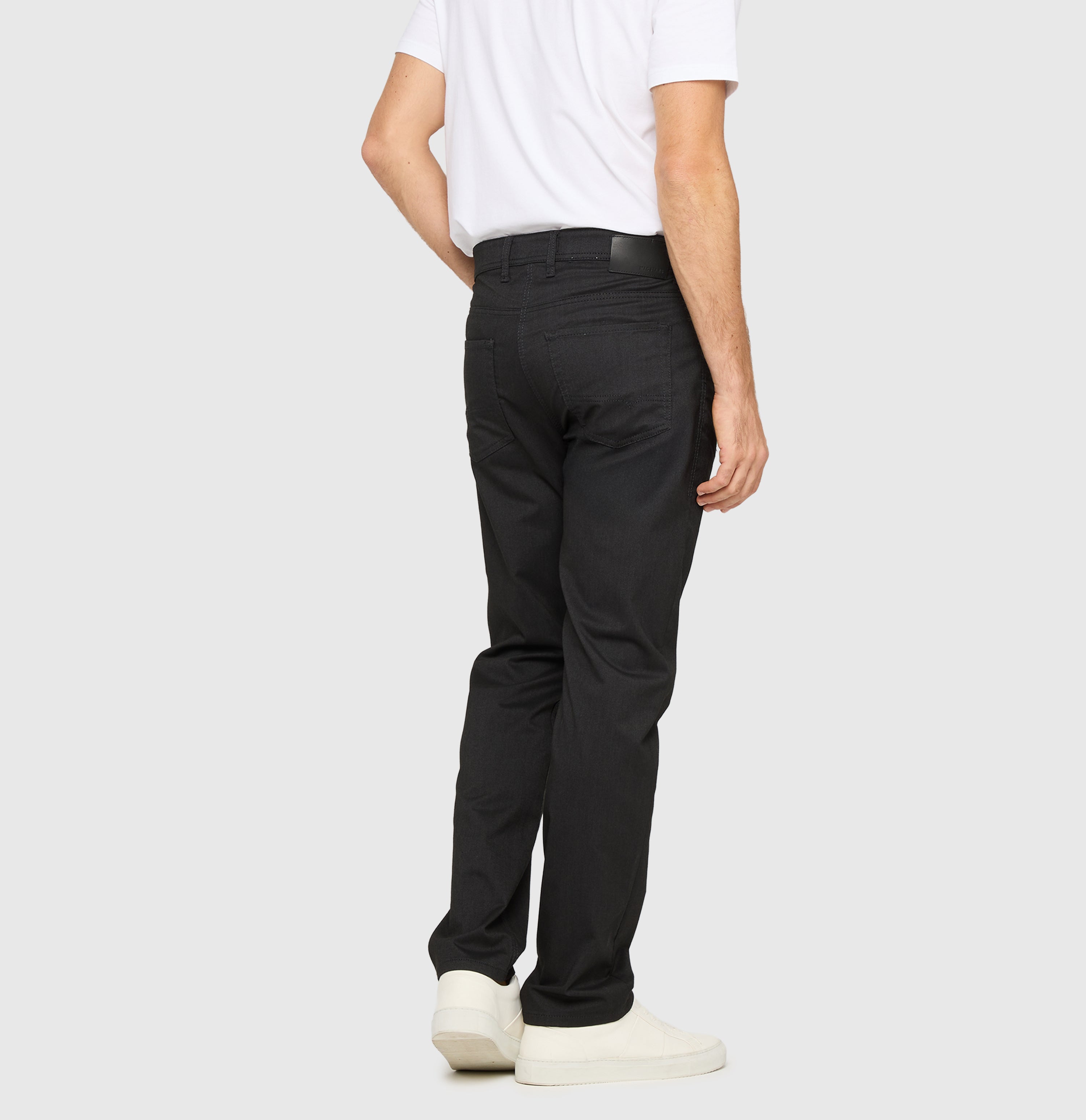 Trousers in a polyester-viscose blend suitable for the office. | Arne | grey stone | Back view of model