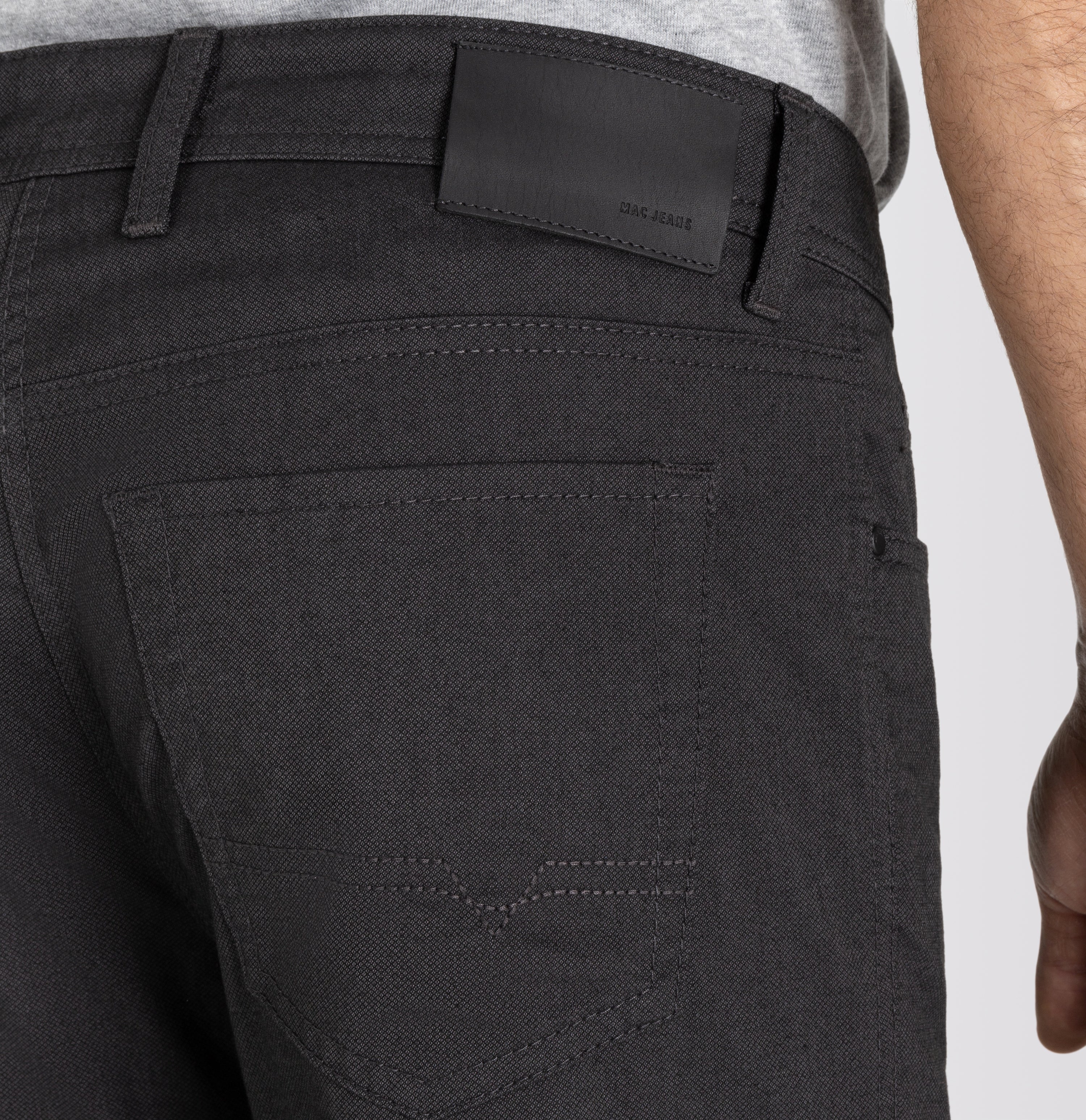 Trousers in a polyester-viscose blend suitable for the office. | S-NAME | S-FBBZ | Detailed view 2 of model