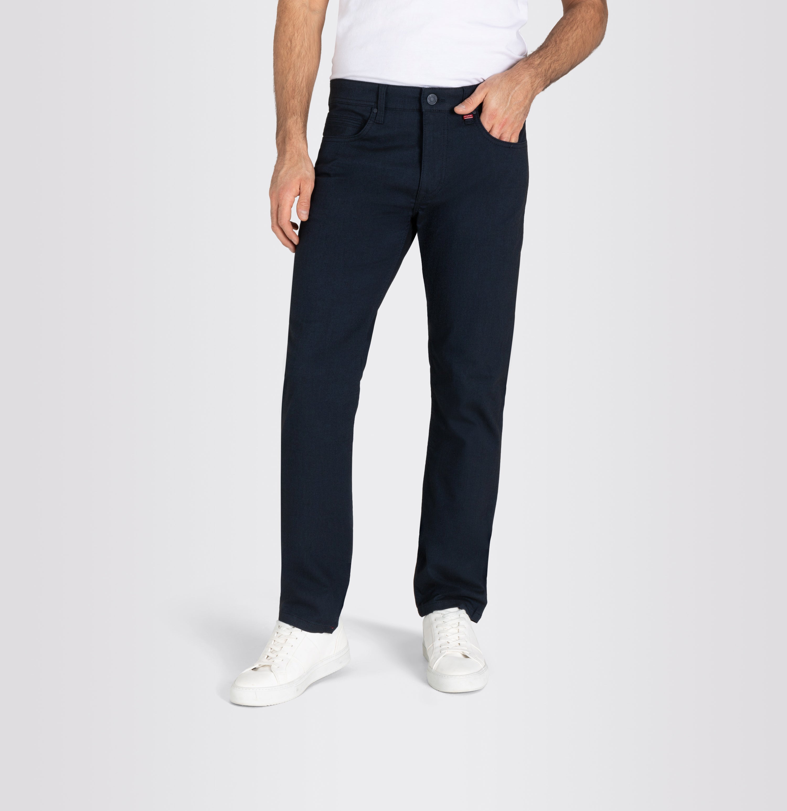 Trousers in a polyester-viscose blend suitable for the office. | S-NAME | S-FBBZ | Front view of model