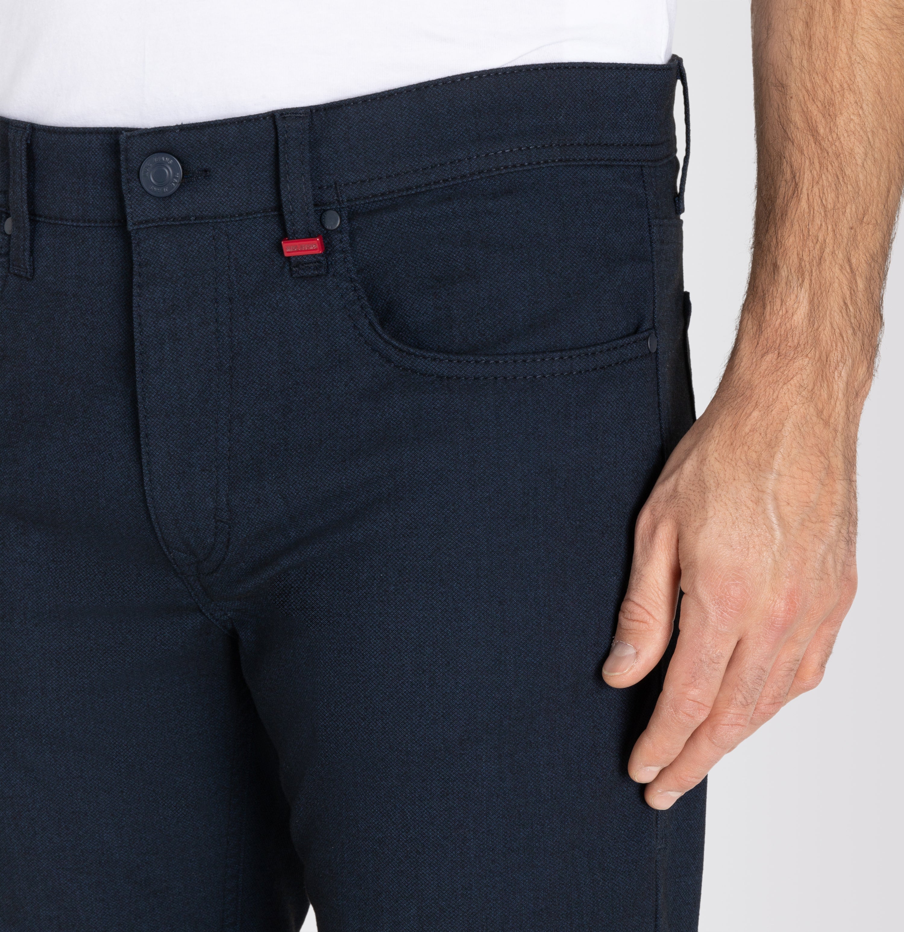 Trousers in a polyester-viscose blend suitable for the office. | S-NAME | S-FBBZ | Side view of model