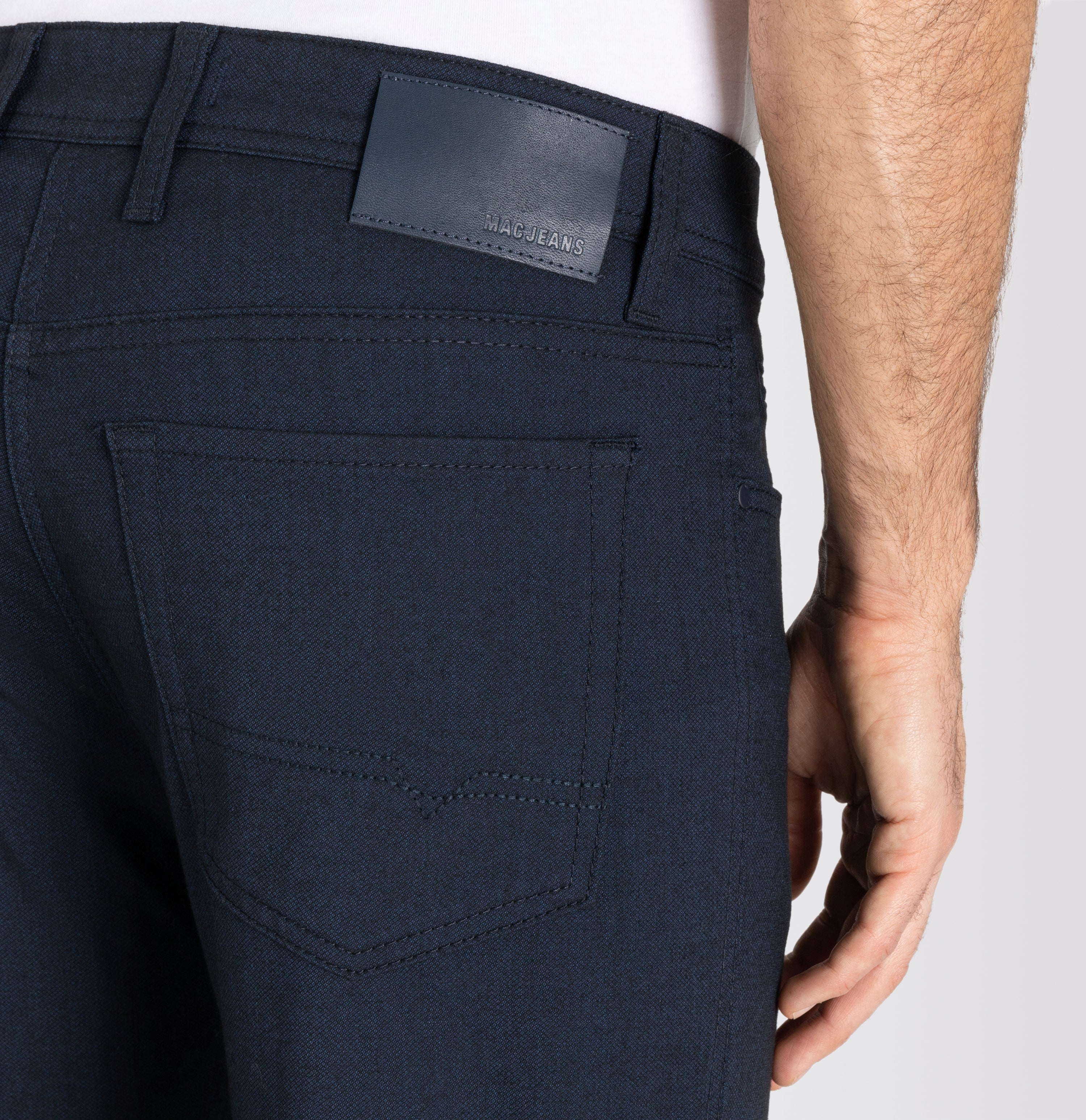 Trousers in a polyester-viscose blend suitable for the office. | S-NAME | S-FBBZ | Detailed view 2 of model