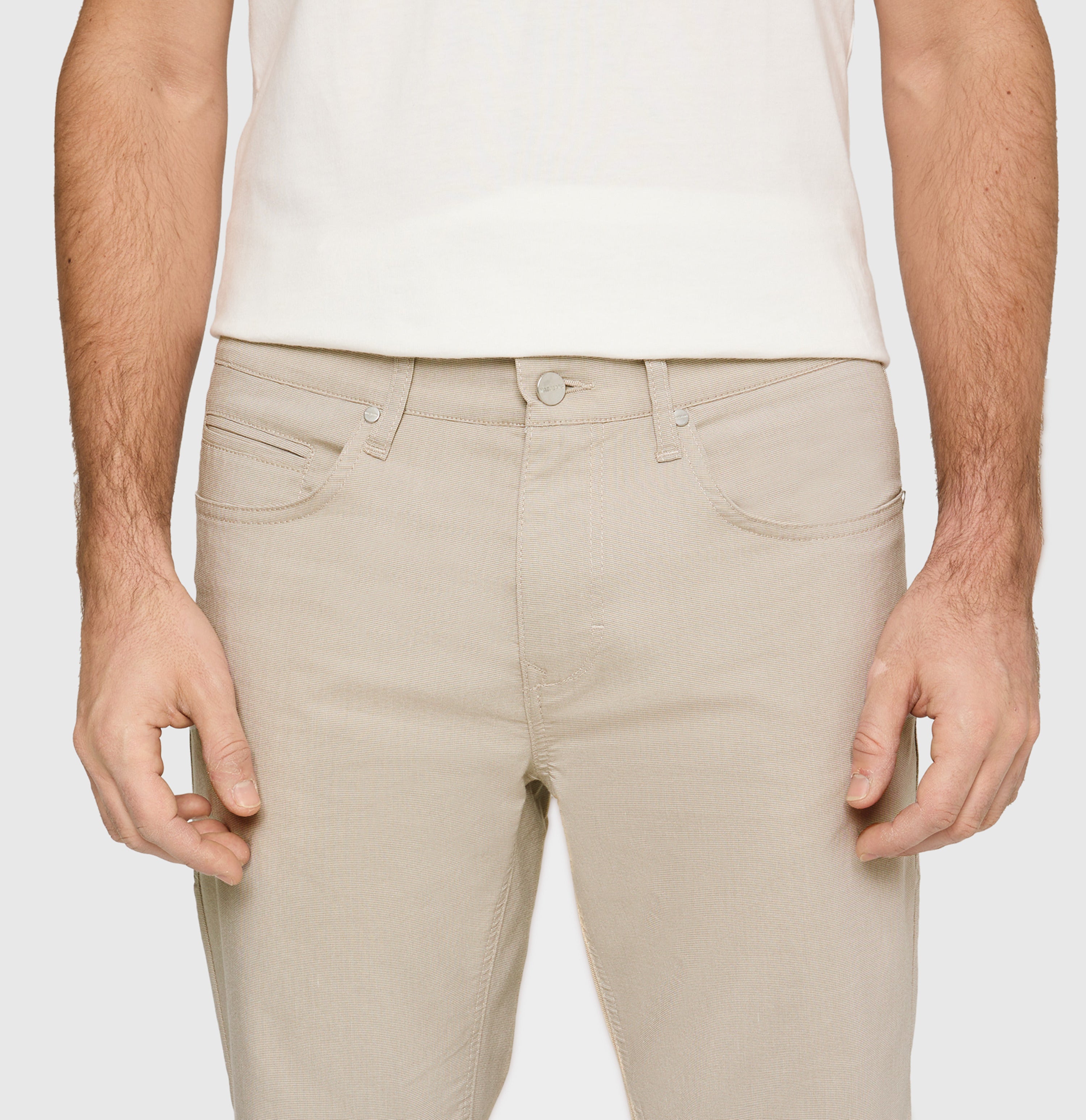 Modern fit in a light melange material. | Arne | smoothly beige | Detailed view 3 of model