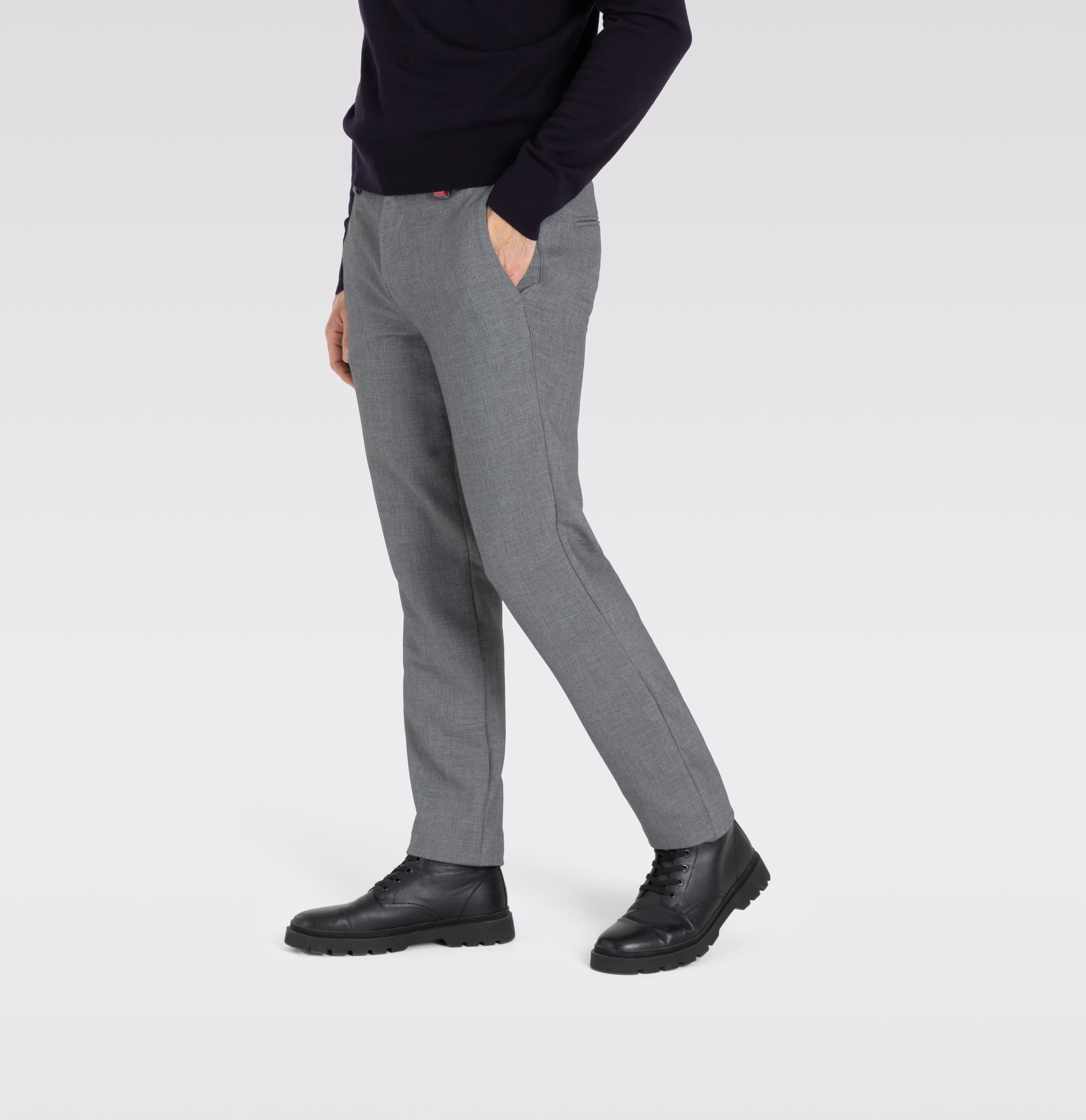 Fly & drive model from high-quality bi-stretch. | Traveller | flannel | Side view of model