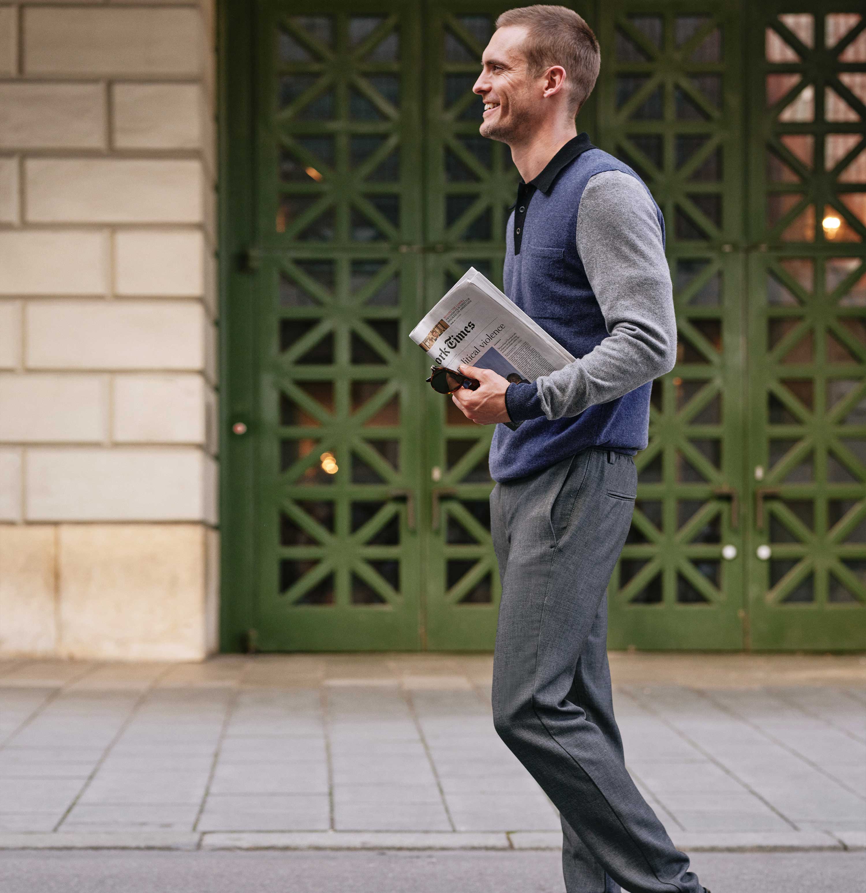 Fly & drive model from high-quality bi-stretch. | Traveller | flannel | Full-body of model