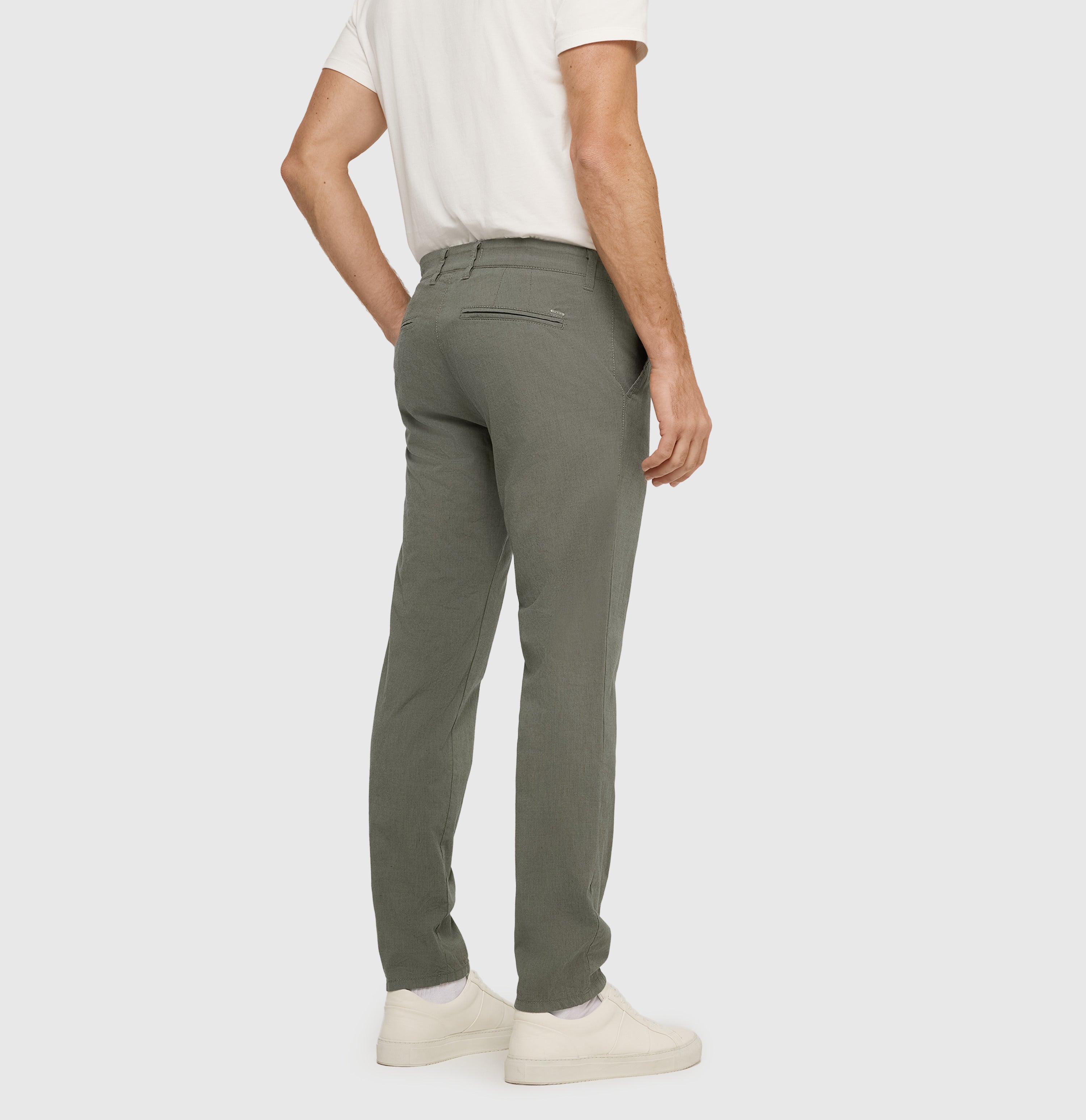 Summer trousers with micro texture. | Lennox | green tea | Detailed view 2 of model