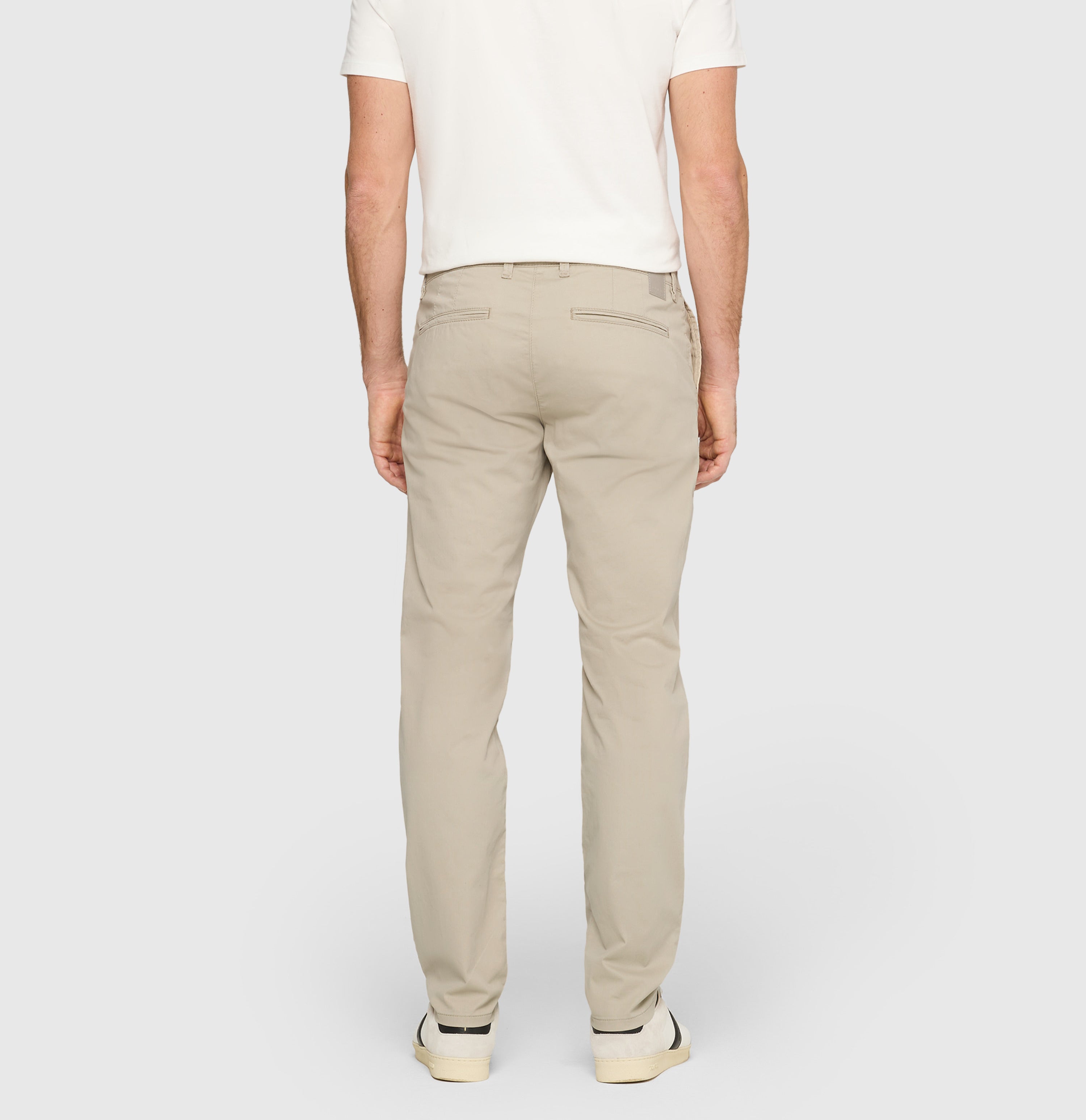 Regular trousers with discreet print. | Lennox | smoothly beige printed | Back view of model