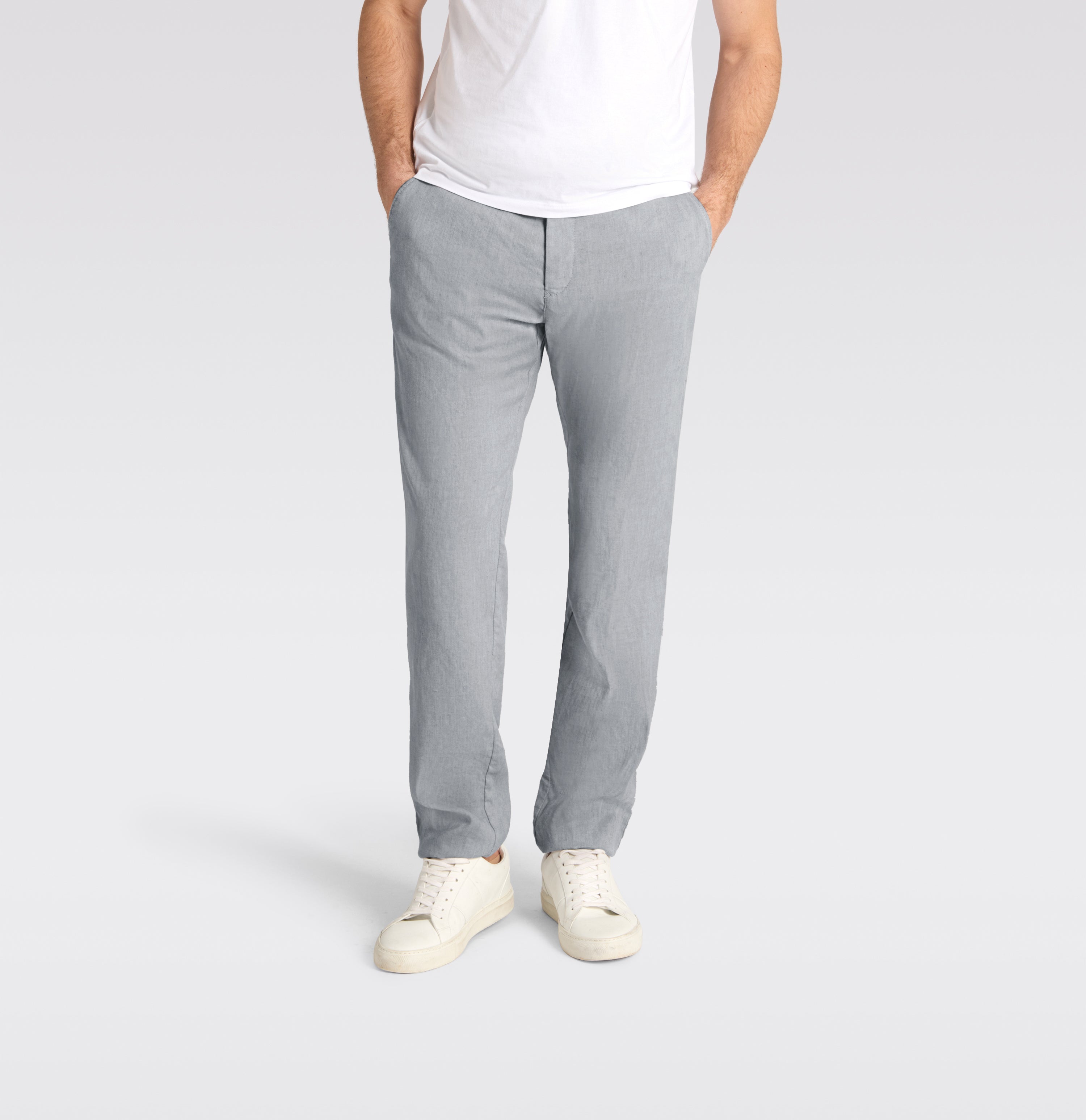 Chino in a flowing linen-viscose blend. | Lennox Sport | silver | Front view of model
