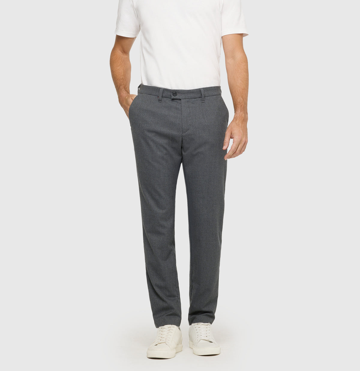 Regular chino with herringbone pattern. | Lennox | grey stone herringbone | Front view of model