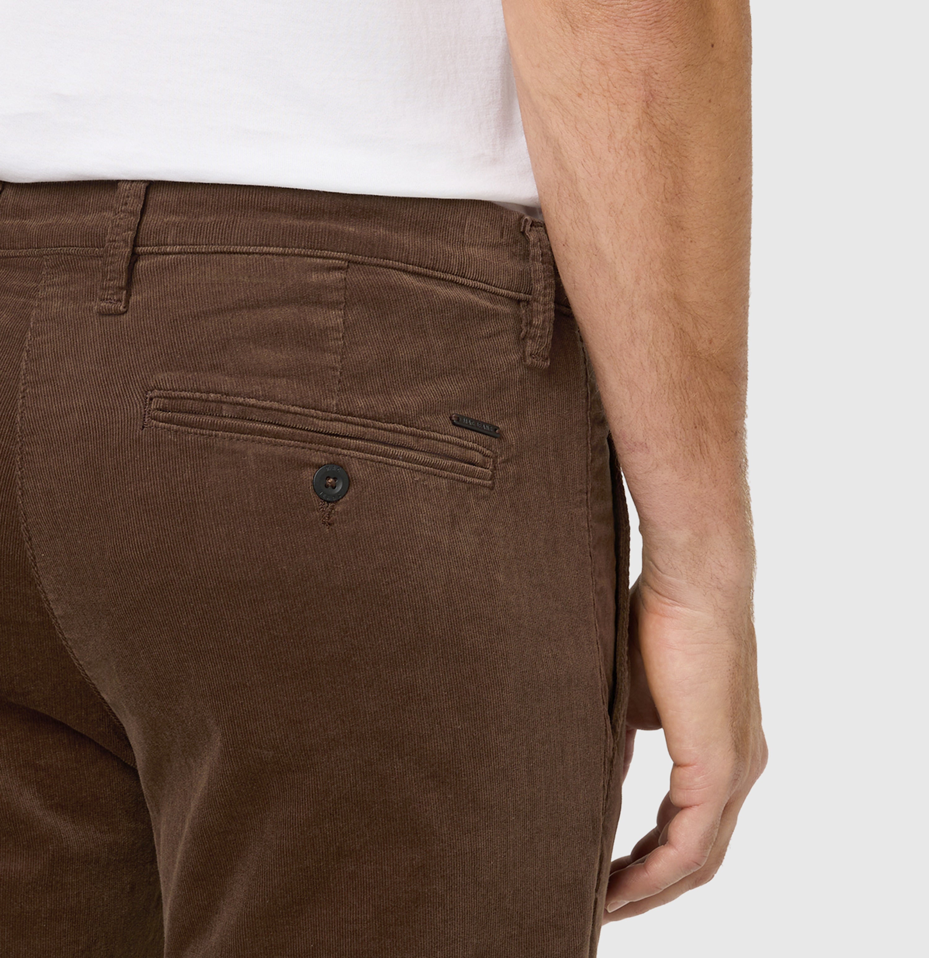 Driver chinos made of soft, fine corduroy. | Driver Pants | hot fudge | Detailed view 3 of model