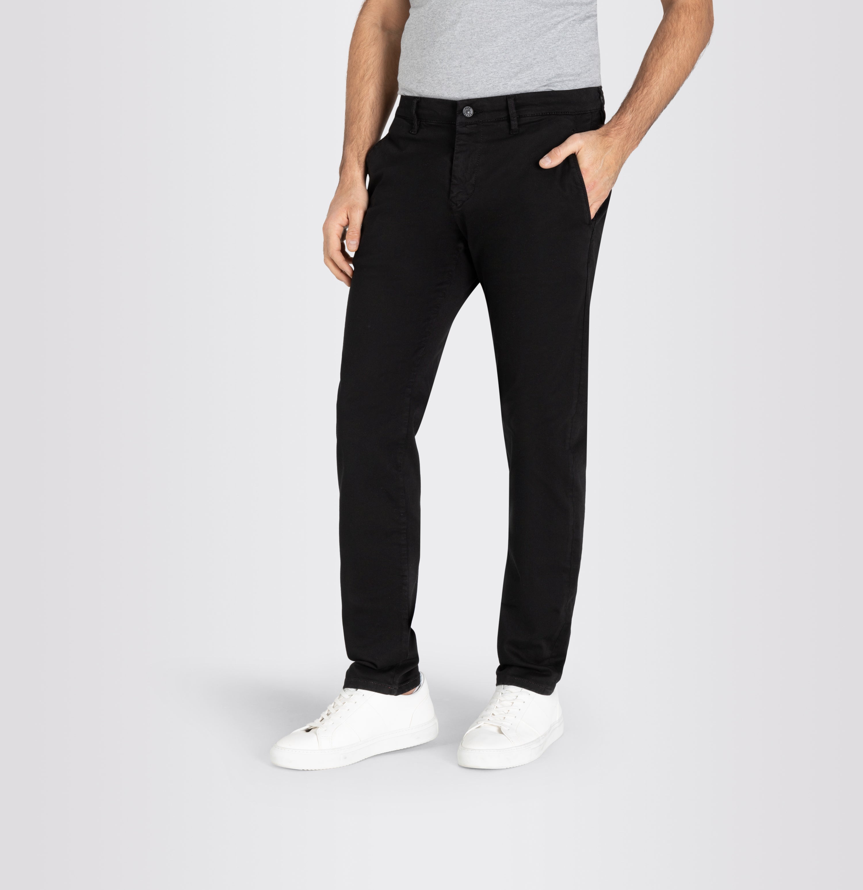 Ultimate driver pants in a chino design. | Driver Pants | black | Detailed view 3 of model