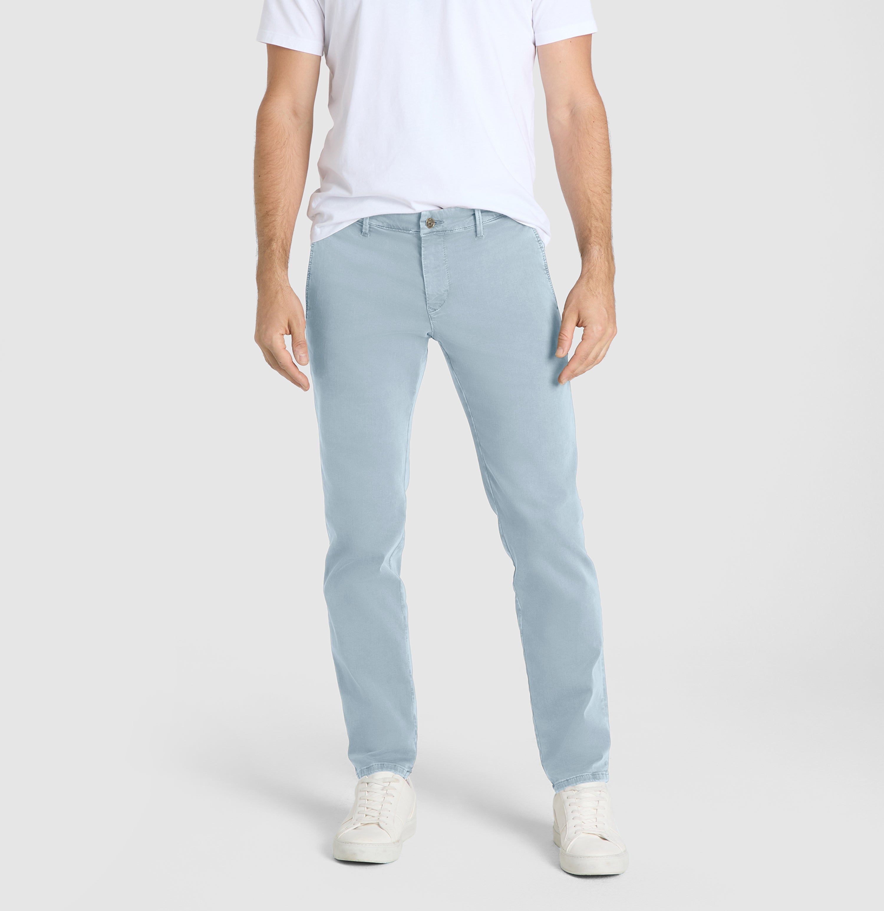 Comfortable Ultimate Driver Pants in a chino design. | Driver Pants | blue fog | Front view of model