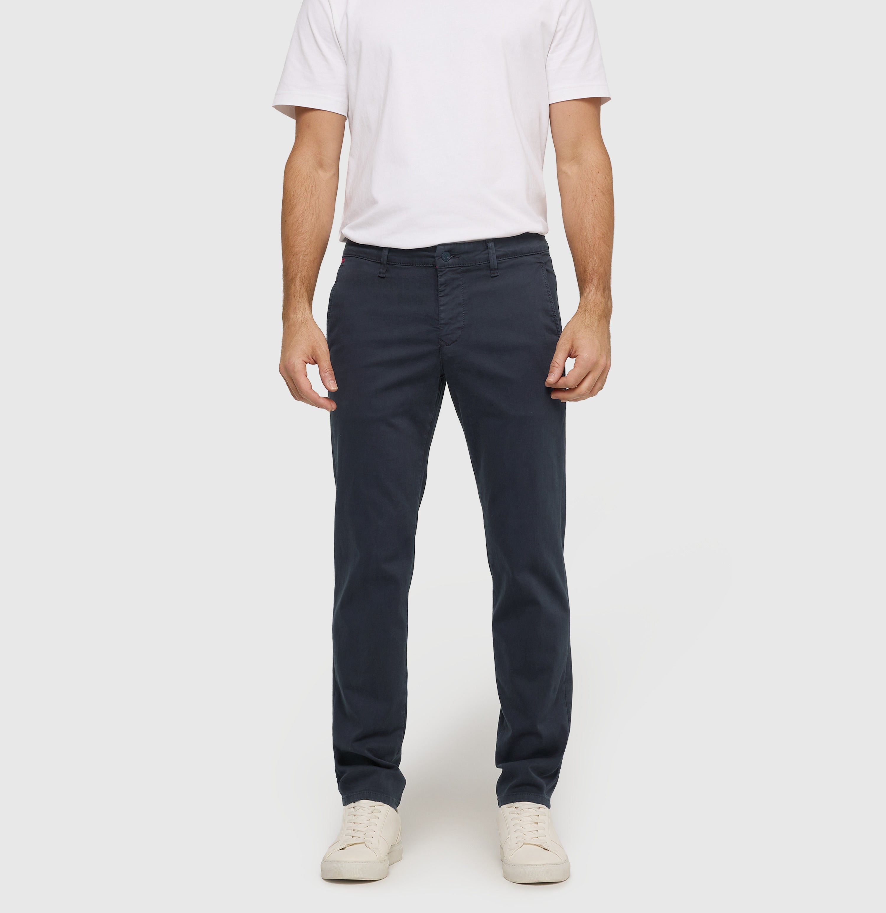 Ultimate driver pants in a chino design. | Driver Pants | midnight blue | Front view of model