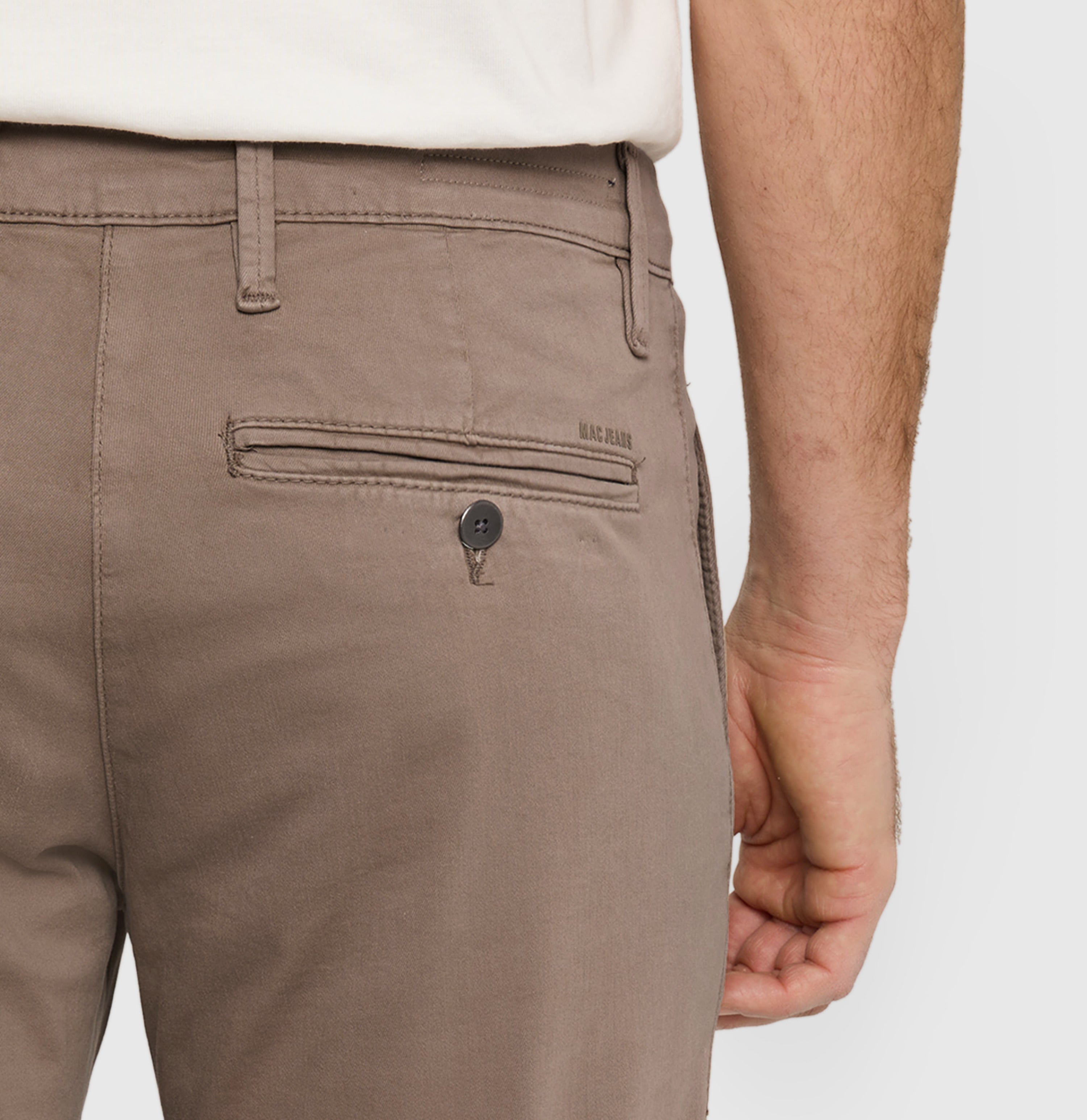 Ultimate driver pants in a chino design. | Driver Pants | new havanna | Detailed view 3 of model