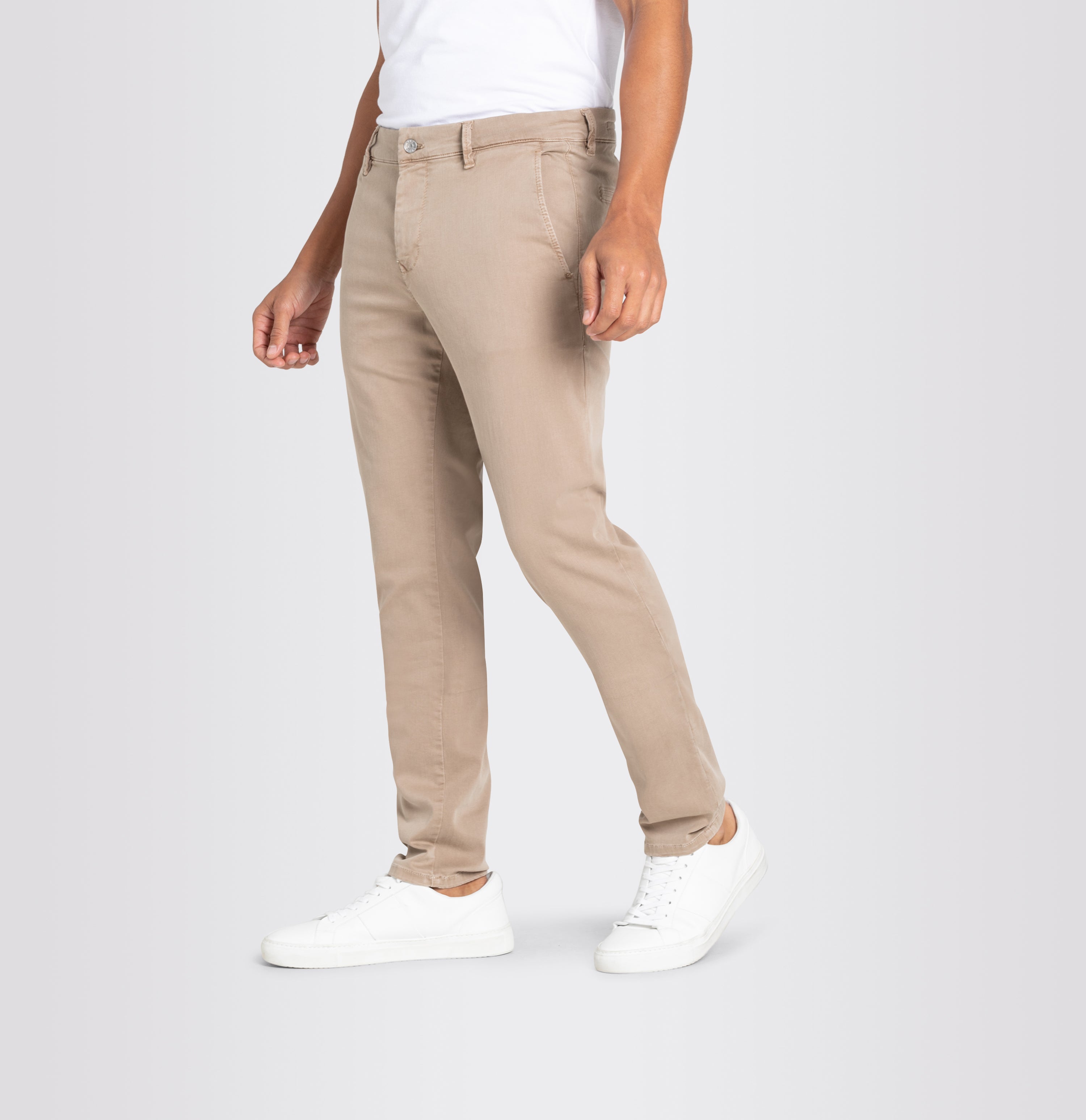 Flexible ultimate driver pants in a chino design. | S-NAME | S-FBBZ | Detailed view 2 of model
