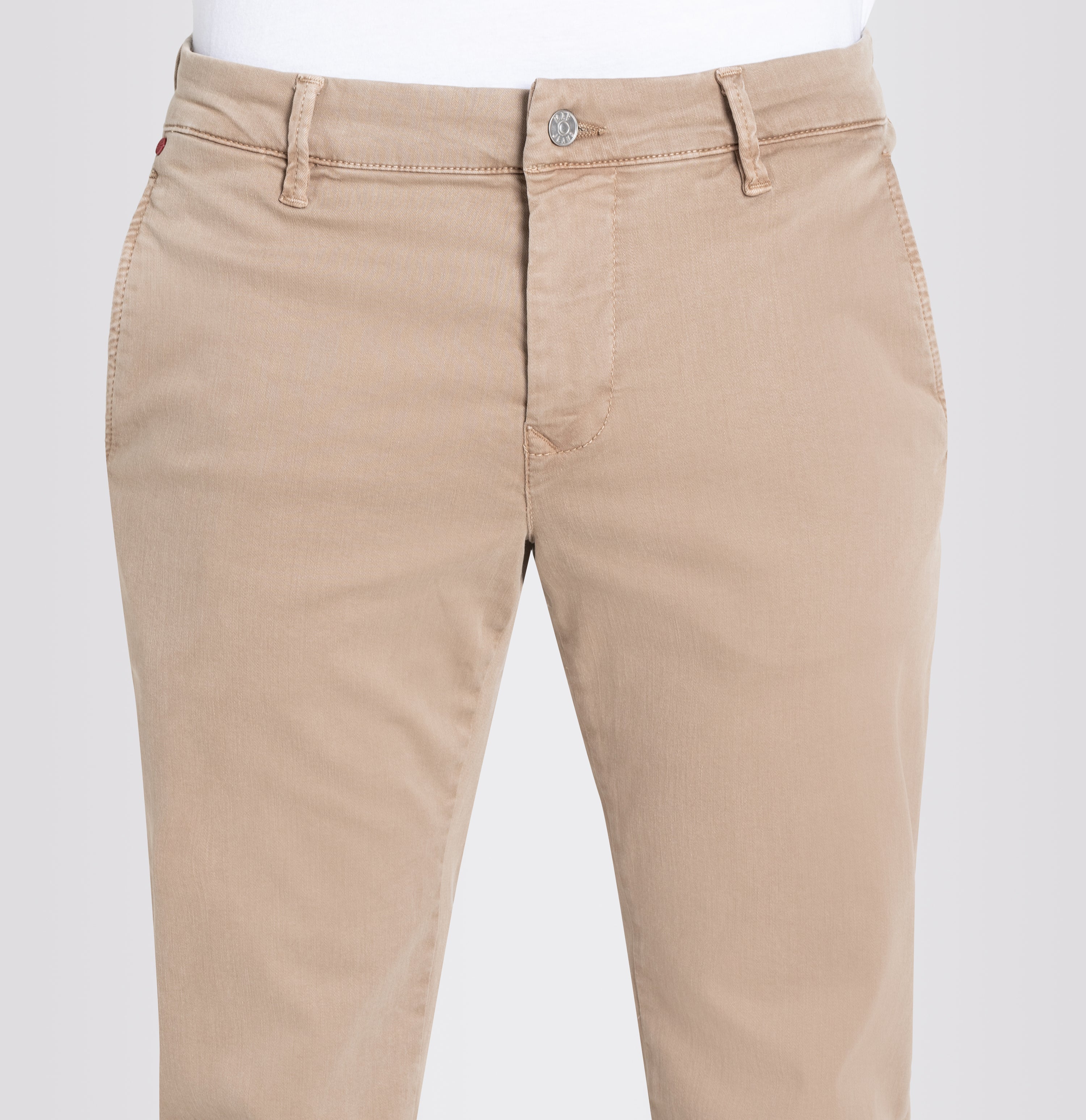 Ultimate driver pants in a chino design. | Driver Pants | dune | Detailed view 4 of model