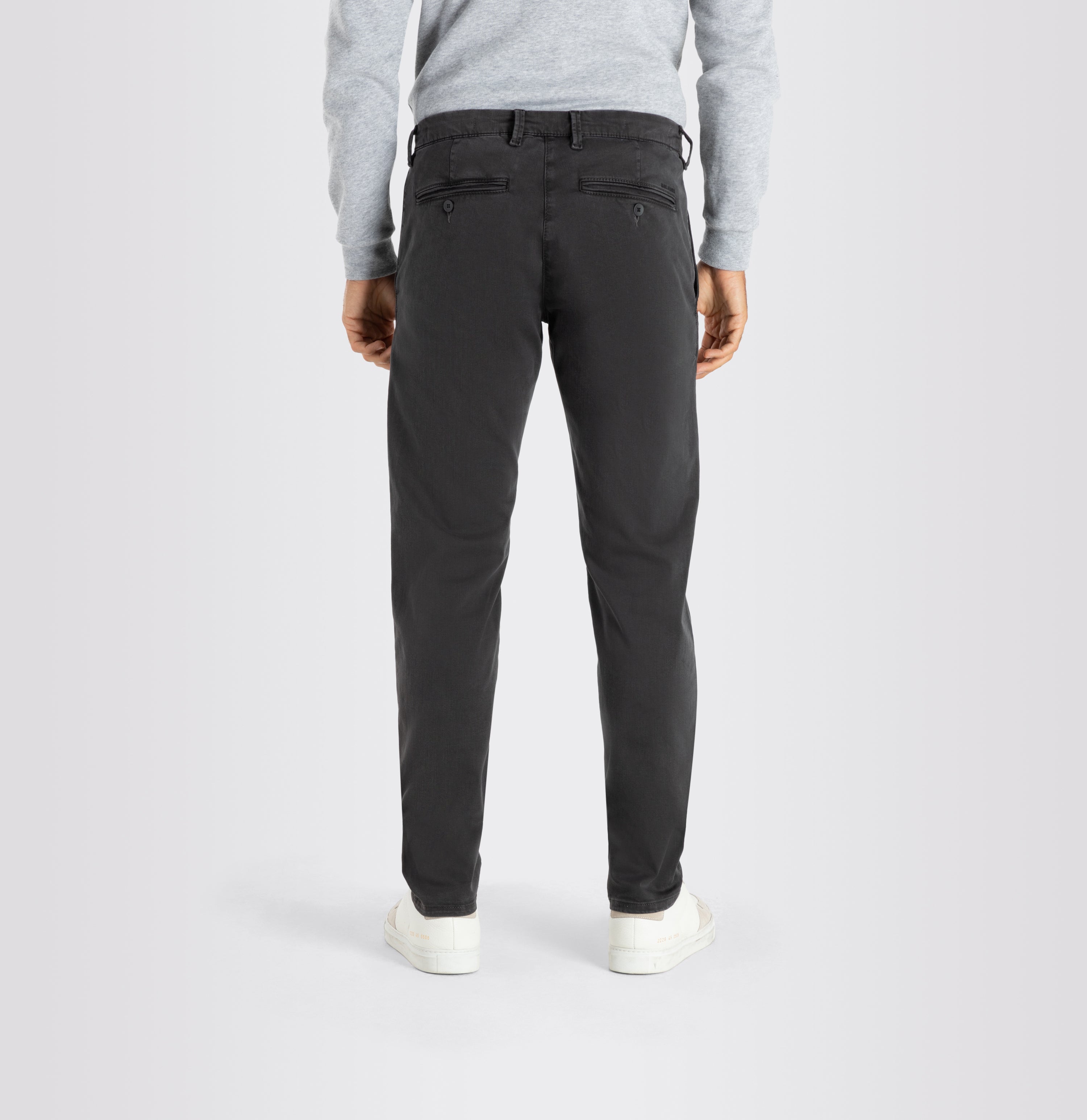 Flexible ultimate driver pants in a chino design. | S-NAME | S-FBBZ | Back view of model