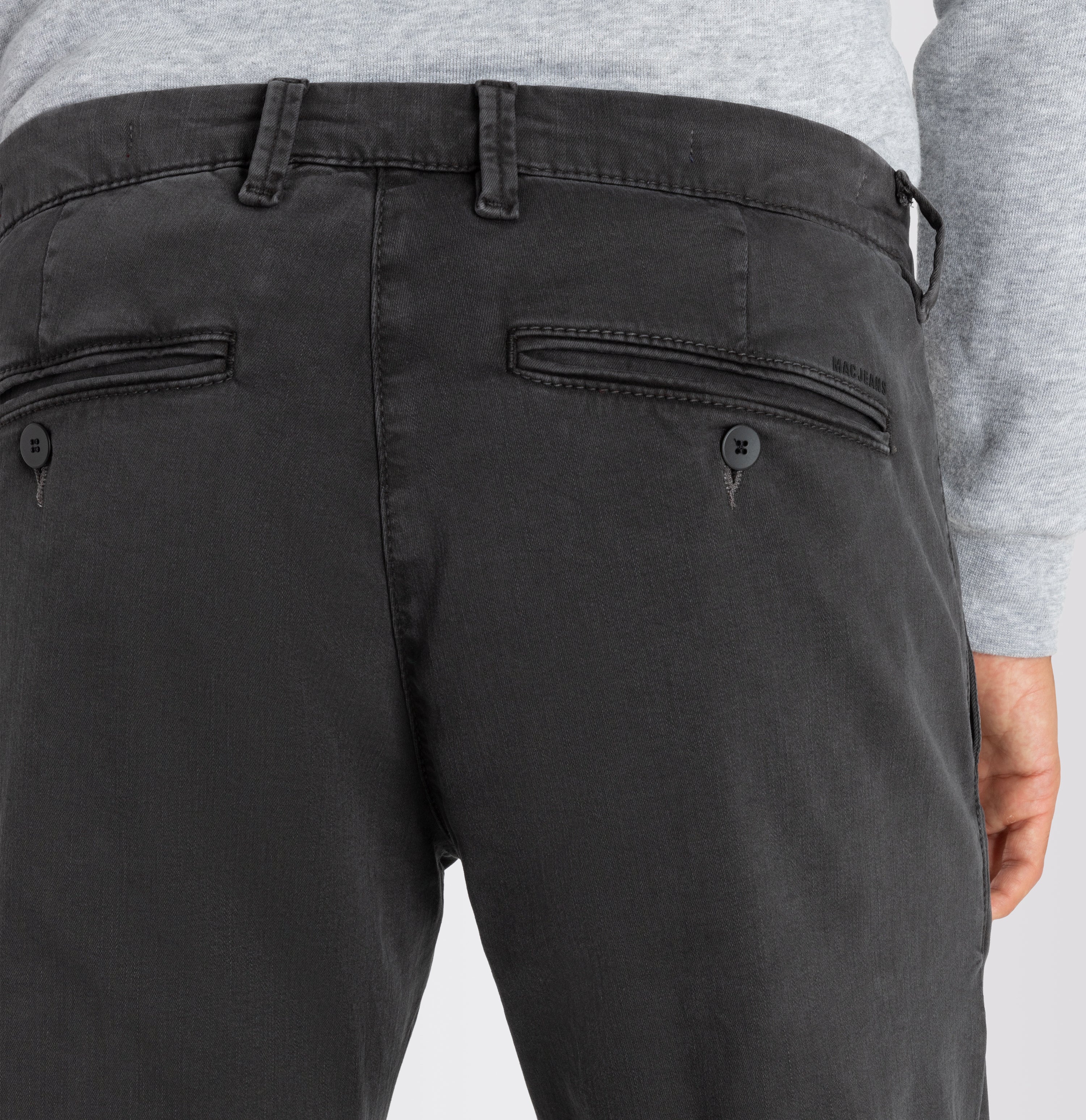 Flexible ultimate driver pants in a chino design. | S-NAME | S-FBBZ | Side view of model