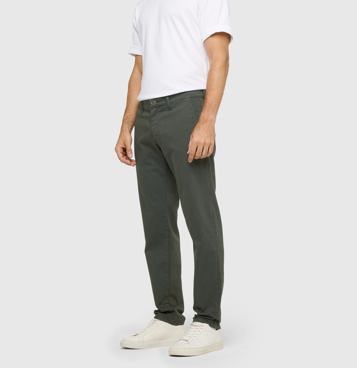 Ultimate driver pants in a chino design. | Driver Pants | fir printed | Detailed view 3 of model