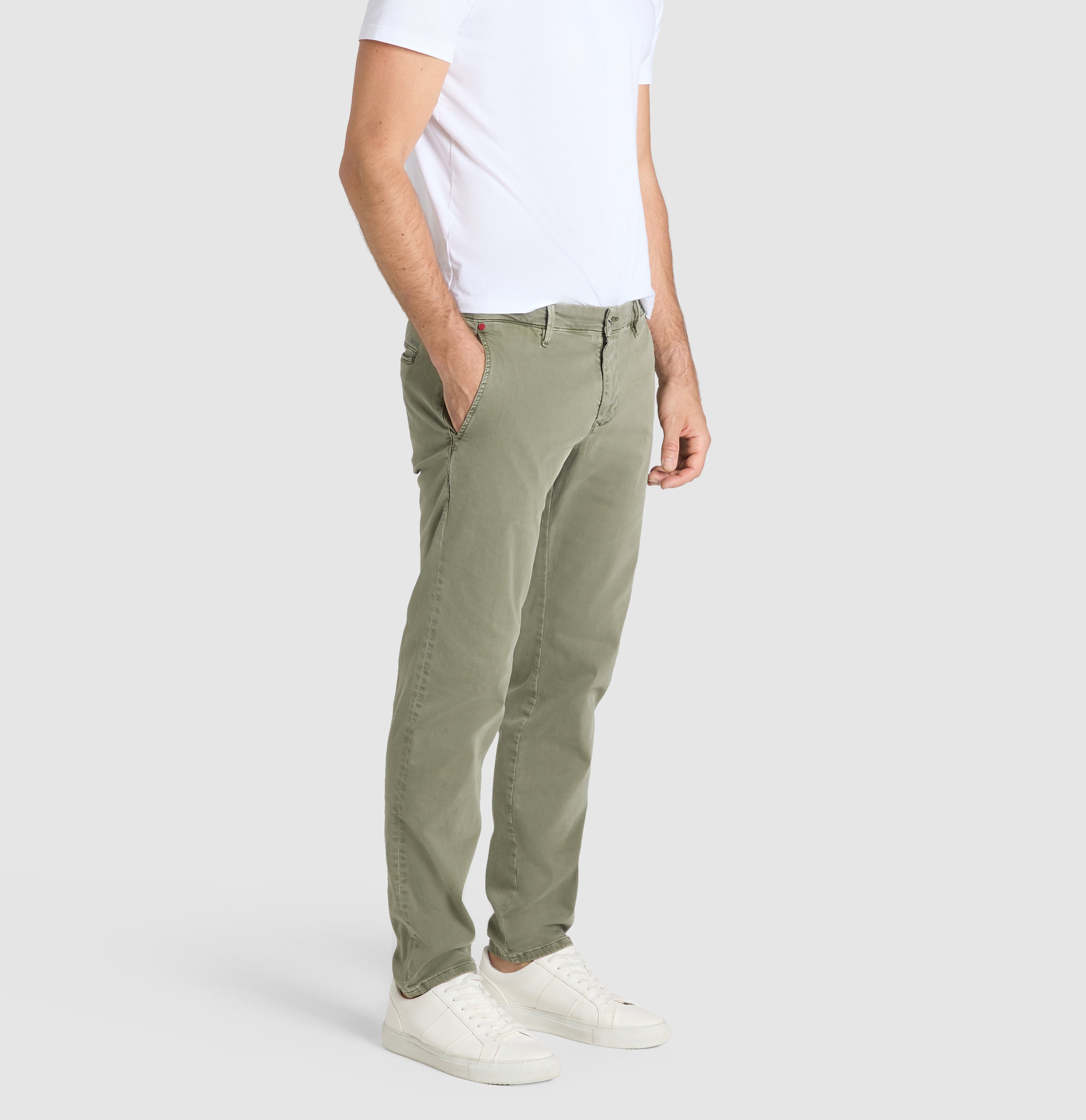 Comfortable ultimate driver’s pants in a chino design. | S-NAME | S-FBBZ | Detailed view 2 of model