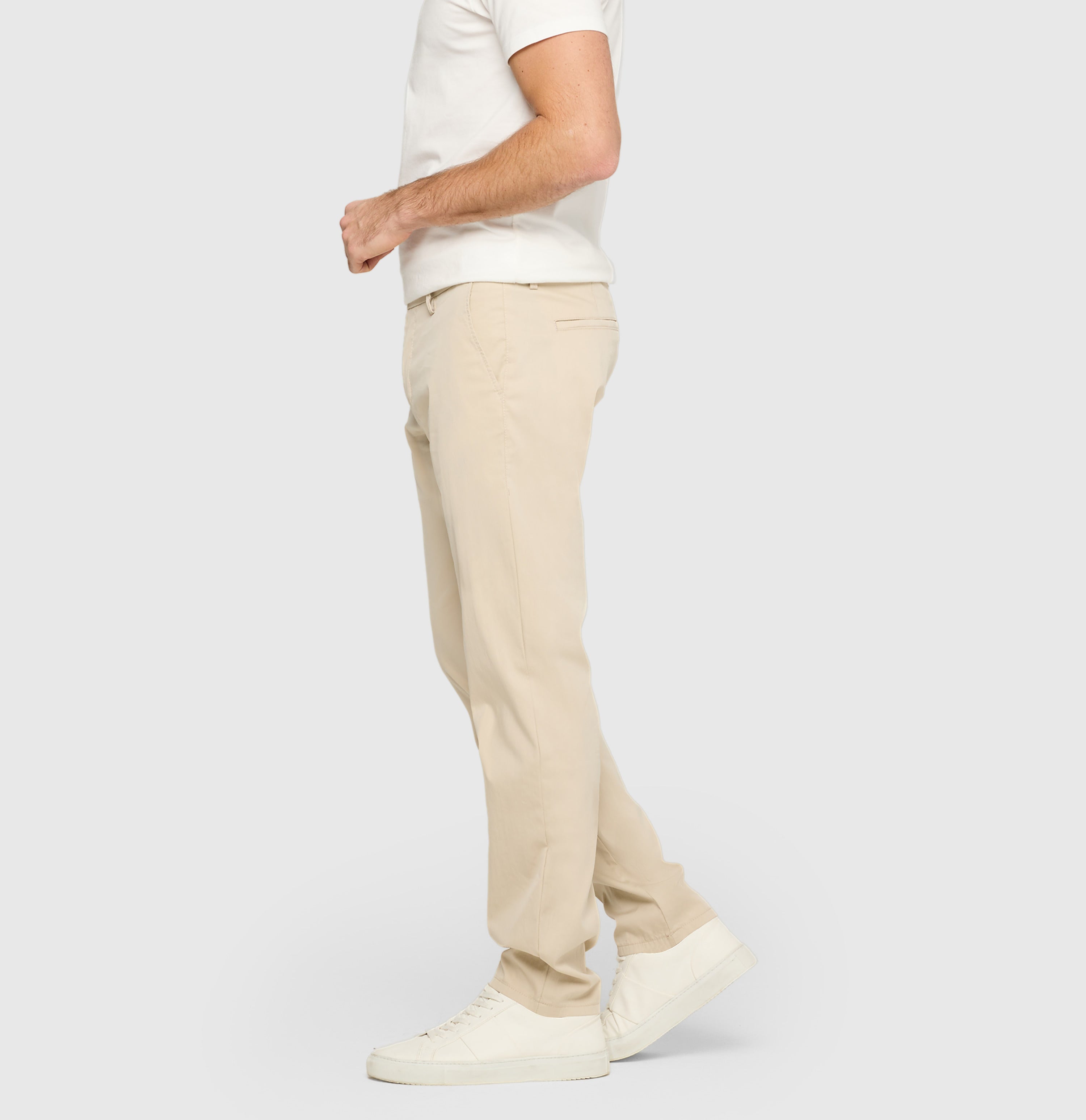 Comfort chino made of light techno twill. | Pedro | smoothly beige | Side view of model