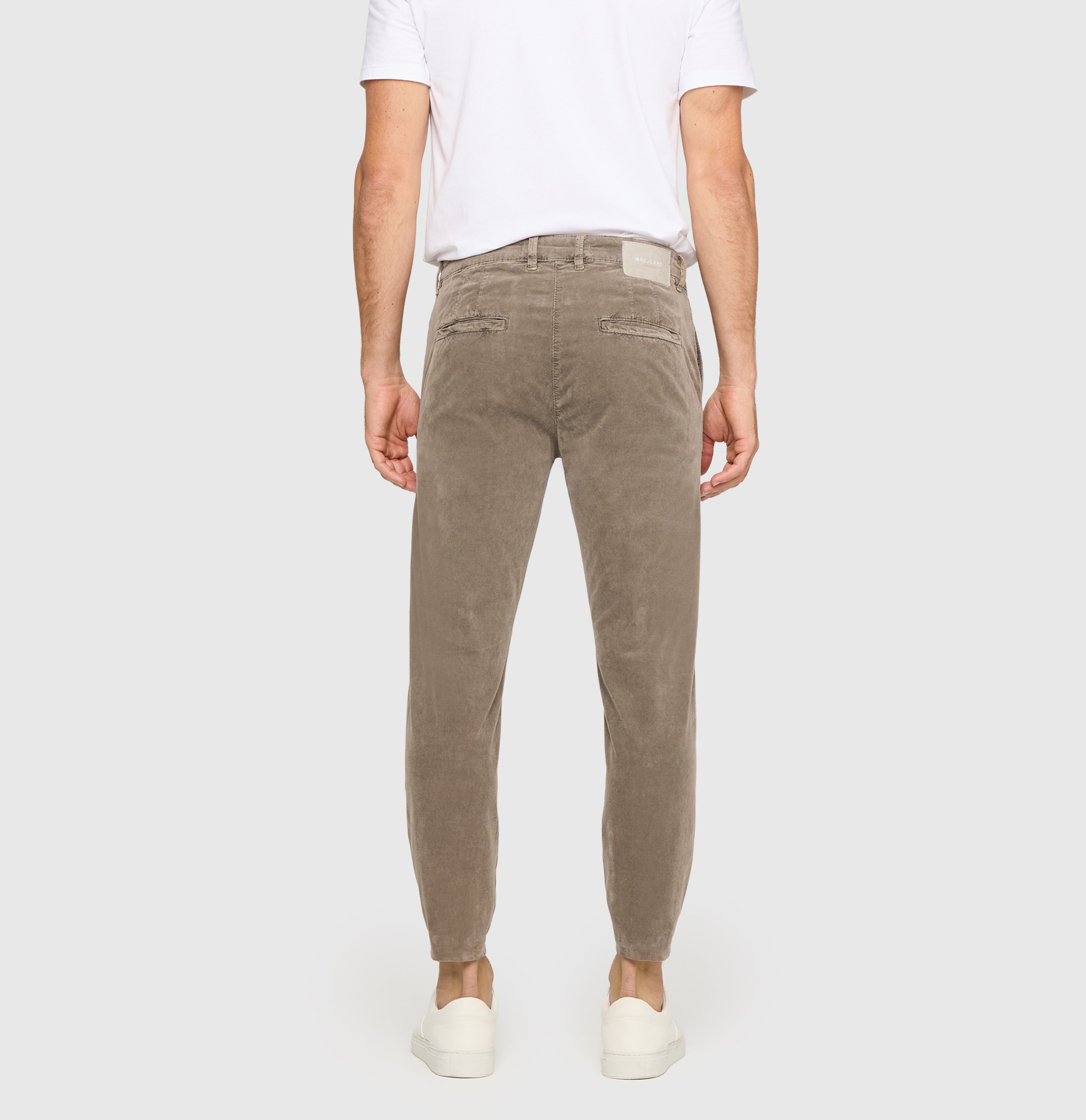 Chino made of fine needle corduroy with lyocell. | Griffin | ginger brown PPT | Back view of model