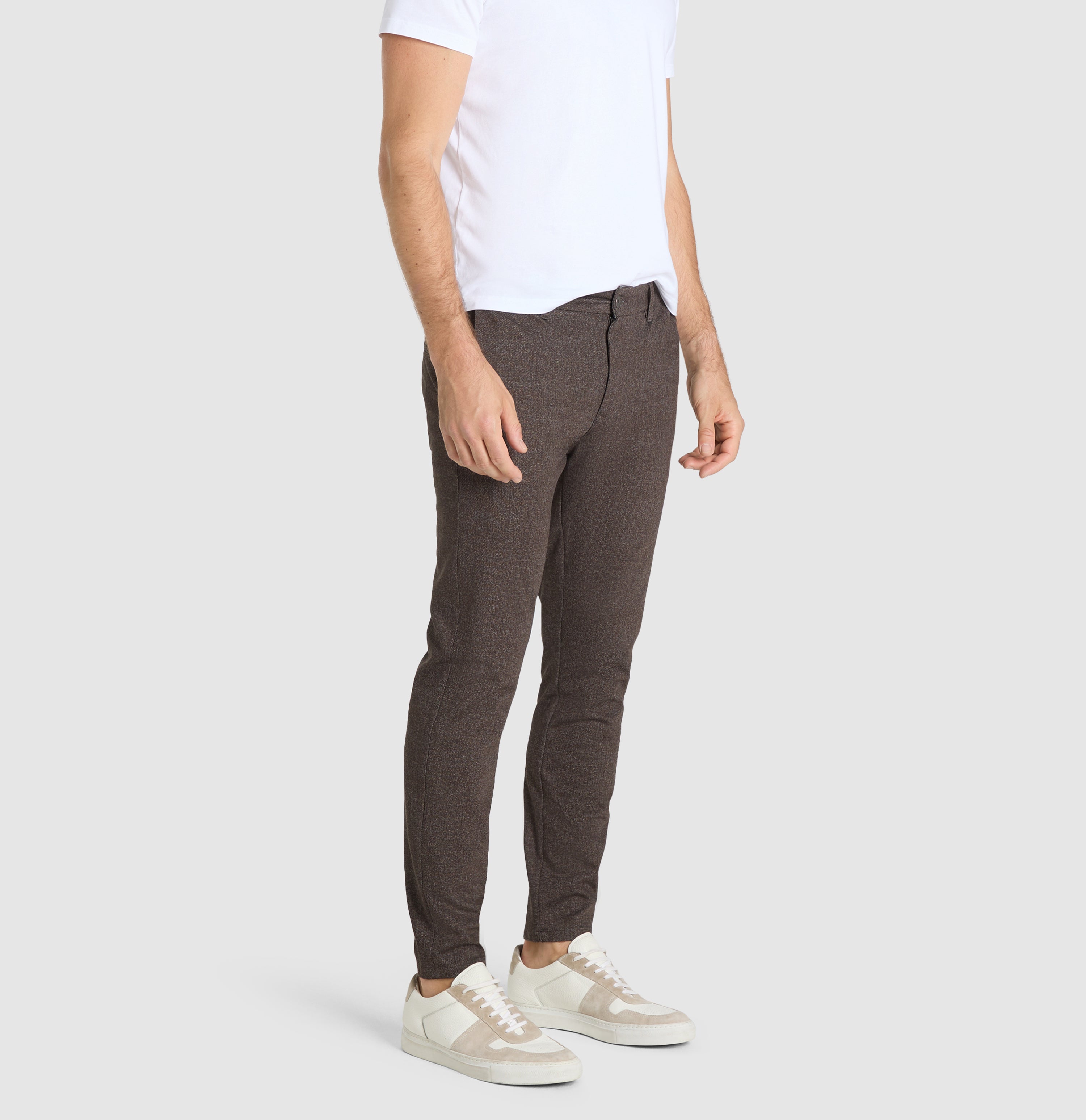 Finely patterned chino made of soft jersey. | S-NAME | S-FBBZ | Detailed view 2 of model