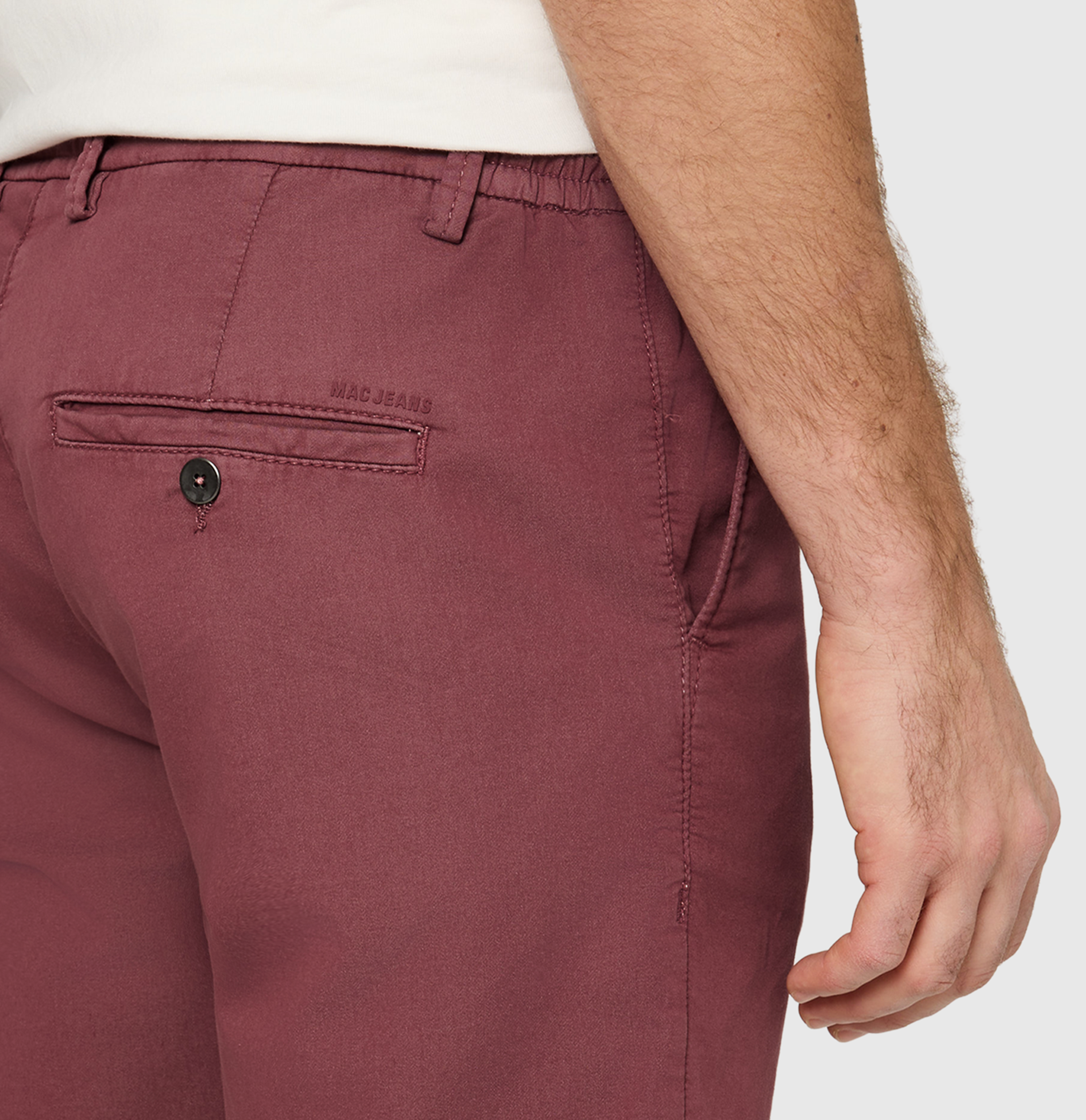 Chino Bermuda made of light sweat denim. | Jog´n Short | wild ginger | Detailed view 2 of model