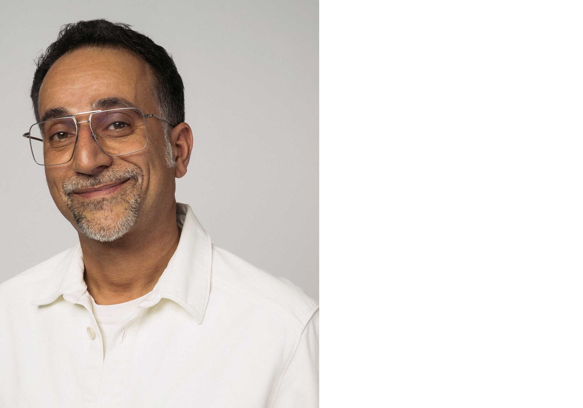 Simon Khasani Mitarbeiterbild